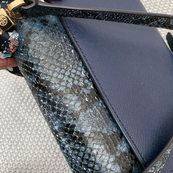 Tory Burch Robinson Mixed Media Crossbody Bag - Picture 8 of 13